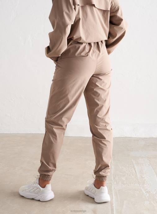 kvinnor AIM'N espresso vindjacka byxor Kläder NBT4702