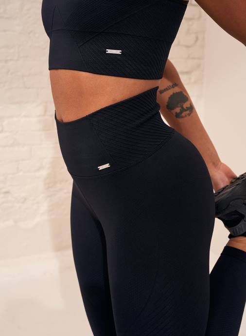 kvinnor AIM'N svarta sömlösa strumpbyxor Kläder NBT413